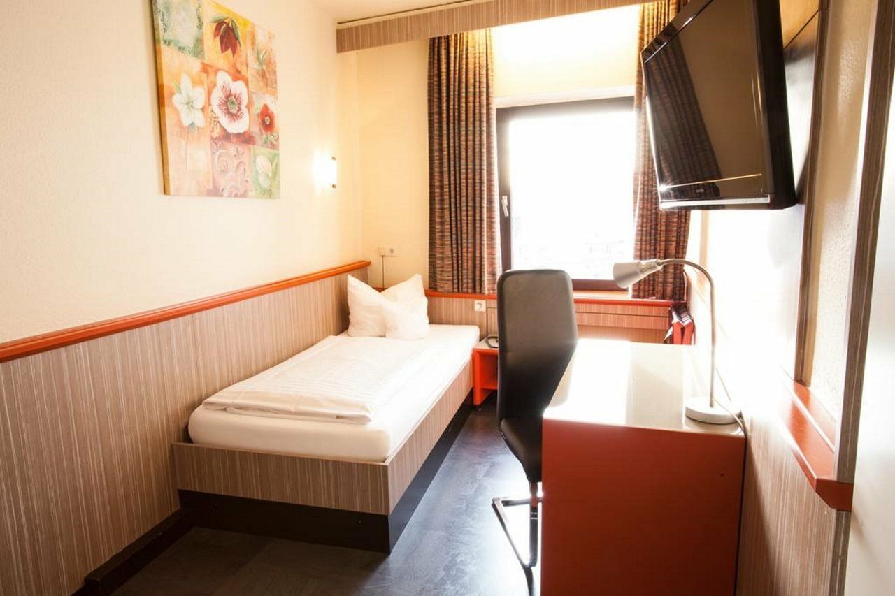 Trip Inn Hotel Ariane Köln Eksteriør bilde